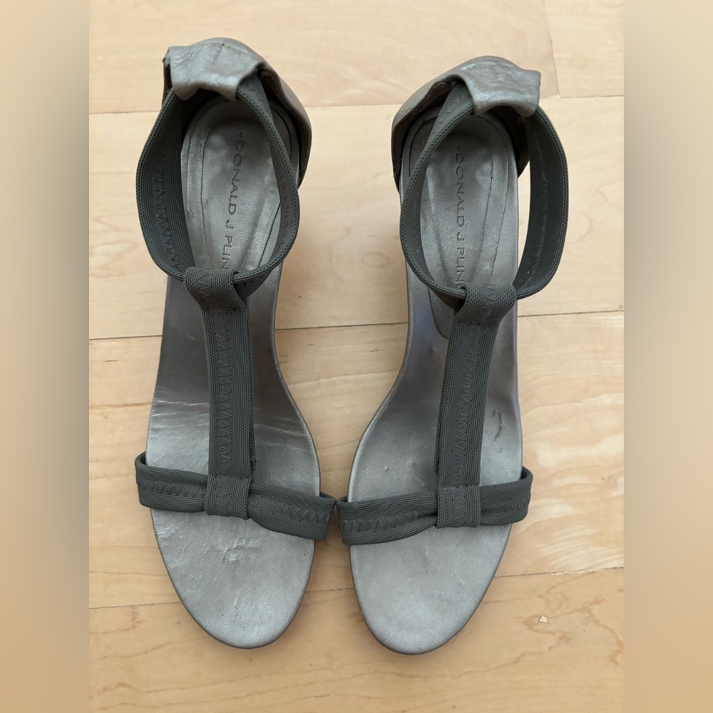Donald Pliner strappy kitten heels